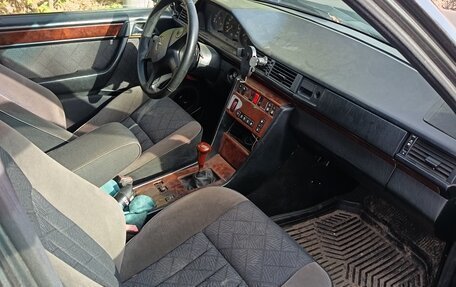 Mercedes-Benz E-Класс, 1994 год, 160 000 рублей, 5 фотография