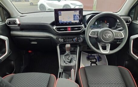 Toyota Raize I, 2023 год, 1 325 000 рублей, 12 фотография