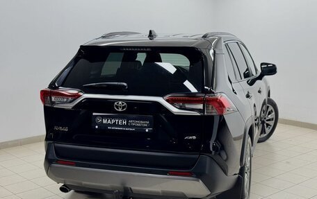 Toyota RAV4, 2021 год, 3 650 000 рублей, 9 фотография