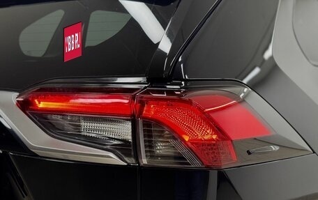 Toyota RAV4, 2021 год, 3 650 000 рублей, 10 фотография