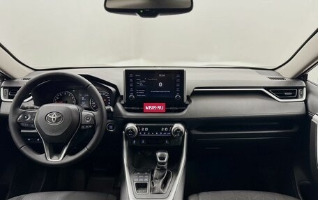 Toyota RAV4, 2021 год, 3 650 000 рублей, 18 фотография
