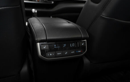 Toyota Highlander, 2026 год, 6 050 000 рублей, 25 фотография
