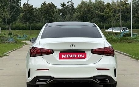 Mercedes-Benz A-Класс, 2022 год, 1 850 000 рублей, 5 фотография