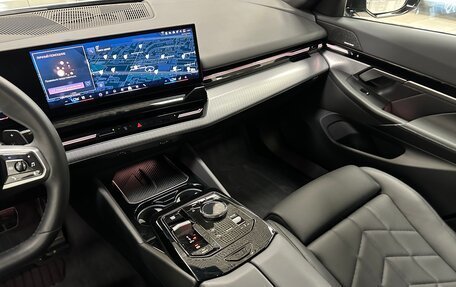 BMW 5 серия, 2023 год, 6 999 000 рублей, 15 фотография