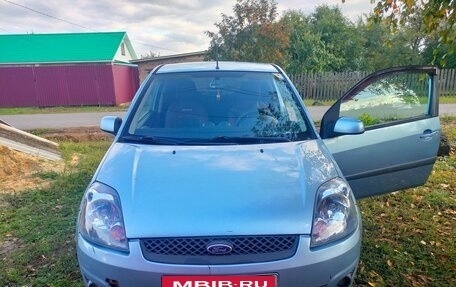 Ford Fiesta, 2006 год, 230 000 рублей, 2 фотография