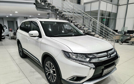 Mitsubishi Outlander III рестайлинг 3, 2016 год, 2 250 000 рублей, 7 фотография
