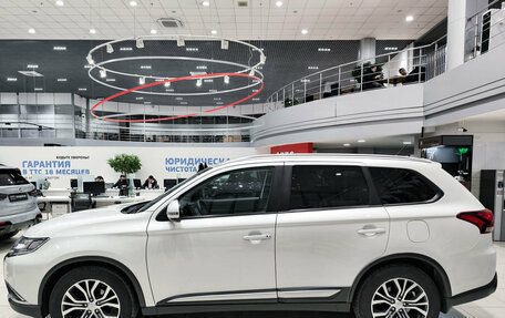 Mitsubishi Outlander III рестайлинг 3, 2016 год, 2 250 000 рублей, 12 фотография