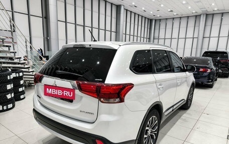 Mitsubishi Outlander III рестайлинг 3, 2016 год, 2 250 000 рублей, 9 фотография