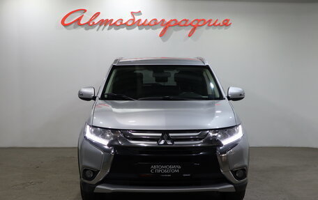 Mitsubishi Outlander III рестайлинг 3, 2018 год, 1 750 000 рублей, 2 фотография