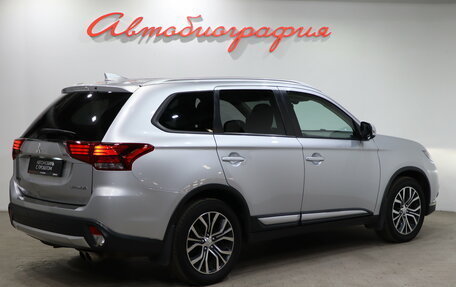 Mitsubishi Outlander III рестайлинг 3, 2018 год, 1 750 000 рублей, 6 фотография