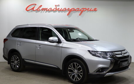 Mitsubishi Outlander III рестайлинг 3, 2018 год, 1 750 000 рублей, 3 фотография