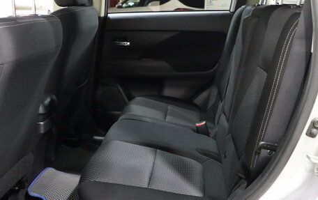 Mitsubishi Outlander III рестайлинг 3, 2018 год, 1 750 000 рублей, 18 фотография
