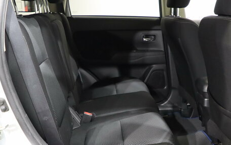 Mitsubishi Outlander III рестайлинг 3, 2018 год, 1 750 000 рублей, 19 фотография
