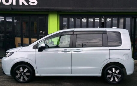 Honda Freed, 2025 год, 1 800 000 рублей, 4 фотография