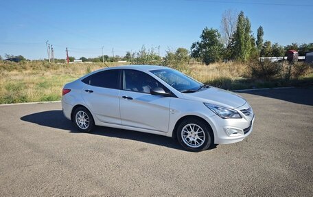 Hyundai Solaris II рестайлинг, 2015 год, 950 000 рублей, 1 фотография