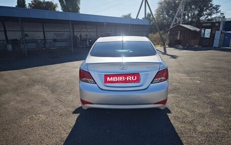 Hyundai Solaris II рестайлинг, 2015 год, 950 000 рублей, 5 фотография