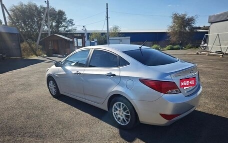 Hyundai Solaris II рестайлинг, 2015 год, 950 000 рублей, 3 фотография