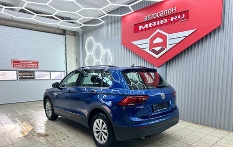 Volkswagen Tiguan II, 2019 год, 2 592 000 рублей, 6 фотография
