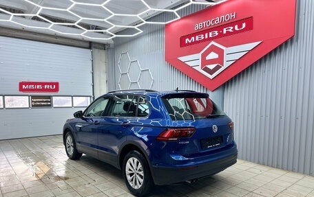 Volkswagen Tiguan II, 2019 год, 2 592 000 рублей, 5 фотография