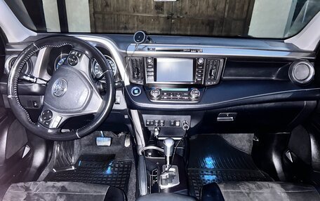 Toyota RAV4, 2019 год, 2 850 000 рублей, 2 фотография