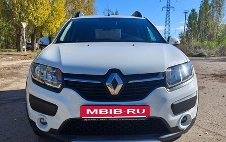 Renault Sandero II рестайлинг, 2018 год, 900 000 рублей, 2 фотография
