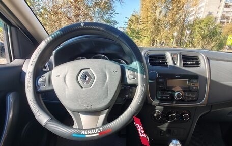 Renault Sandero II рестайлинг, 2018 год, 900 000 рублей, 19 фотография