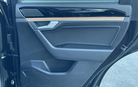 Volkswagen Touareg III, 2019 год, 5 500 000 рублей, 14 фотография