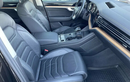 Volkswagen Touareg III, 2019 год, 5 500 000 рублей, 15 фотография