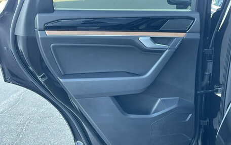 Volkswagen Touareg III, 2019 год, 5 500 000 рублей, 18 фотография