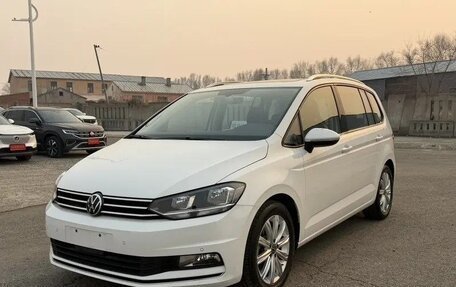Volkswagen Touran III, 2021 год, 1 785 600 рублей, 1 фотография