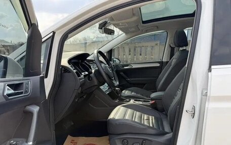 Volkswagen Touran III, 2021 год, 1 785 600 рублей, 8 фотография