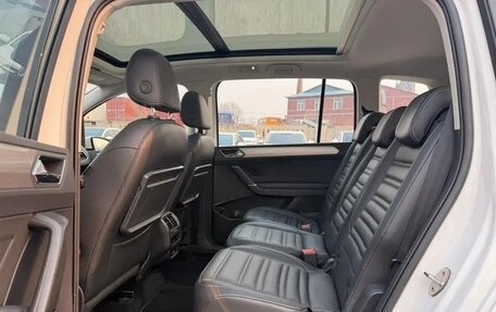 Volkswagen Touran III, 2021 год, 1 785 600 рублей, 13 фотография