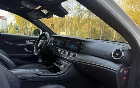 Mercedes-Benz E-Класс, 2021 год, 4 600 000 рублей, 3 фотография