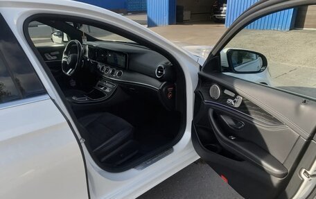 Mercedes-Benz E-Класс, 2021 год, 4 600 000 рублей, 10 фотография