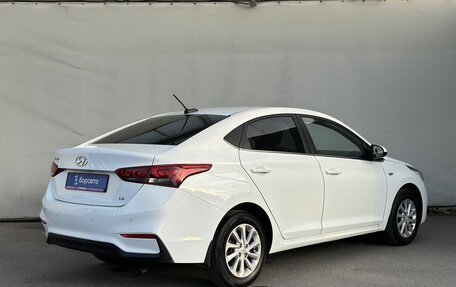 Hyundai Solaris II рестайлинг, 2018 год, 1 400 000 рублей, 4 фотография