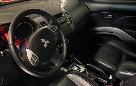 Mitsubishi Outlander III рестайлинг 3, 2008 год, 1 100 000 рублей, 2 фотография