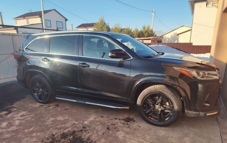 Toyota Highlander III, 2020 год, 4 305 000 рублей, 3 фотография