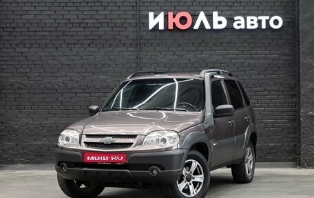 Chevrolet Niva I рестайлинг, 2017 год, 560 000 рублей, 1 фотография
