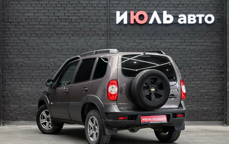 Chevrolet Niva I рестайлинг, 2017 год, 560 000 рублей, 6 фотография