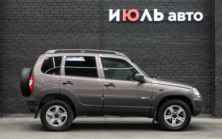 Chevrolet Niva I рестайлинг, 2017 год, 560 000 рублей, 8 фотография
