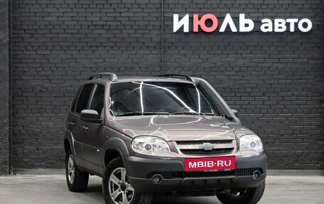 Chevrolet Niva I рестайлинг, 2017 год, 560 000 рублей, 3 фотография