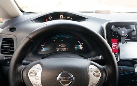 Nissan Leaf I, 2015 год, 1 300 000 рублей, 9 фотография