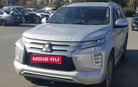 Mitsubishi Pajero Sport III рестайлинг, 2022 год, 4 000 000 рублей, 2 фотография