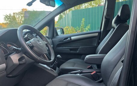 Opel Zafira B, 2011 год, 748 000 рублей, 31 фотография