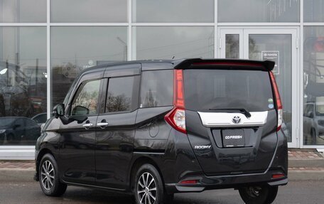 Toyota Roomy I, 2018 год, 1 075 000 рублей, 2 фотография