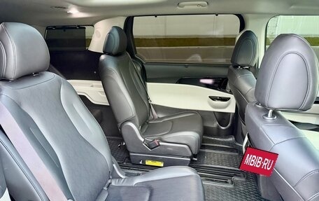KIA Carnival, 2021 год, 3 650 000 рублей, 21 фотография