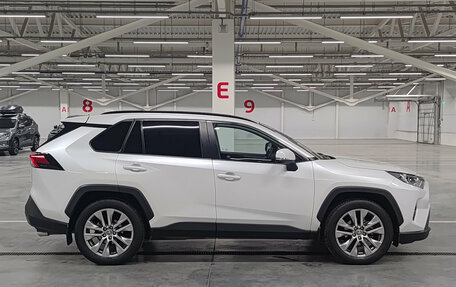 Toyota RAV4, 2020 год, 3 700 000 рублей, 8 фотография