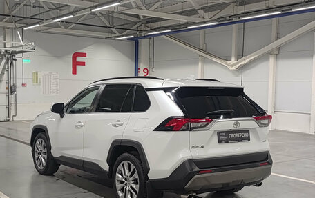 Toyota RAV4, 2020 год, 3 700 000 рублей, 11 фотография