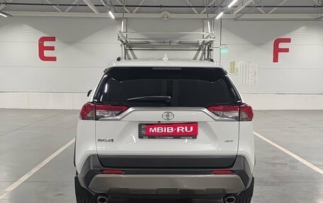 Toyota RAV4, 2020 год, 3 700 000 рублей, 10 фотография