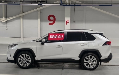 Toyota RAV4, 2020 год, 3 700 000 рублей, 12 фотография